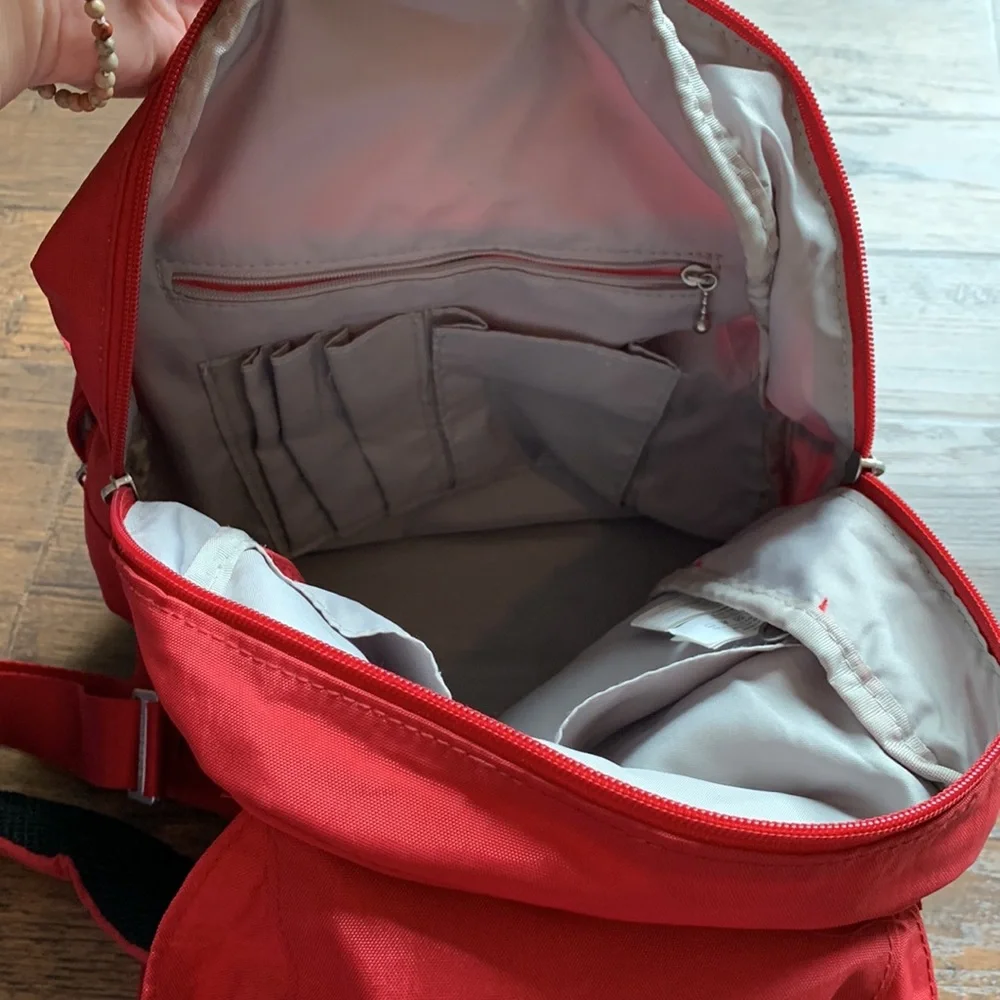 Backpack - Picture 3 of 4